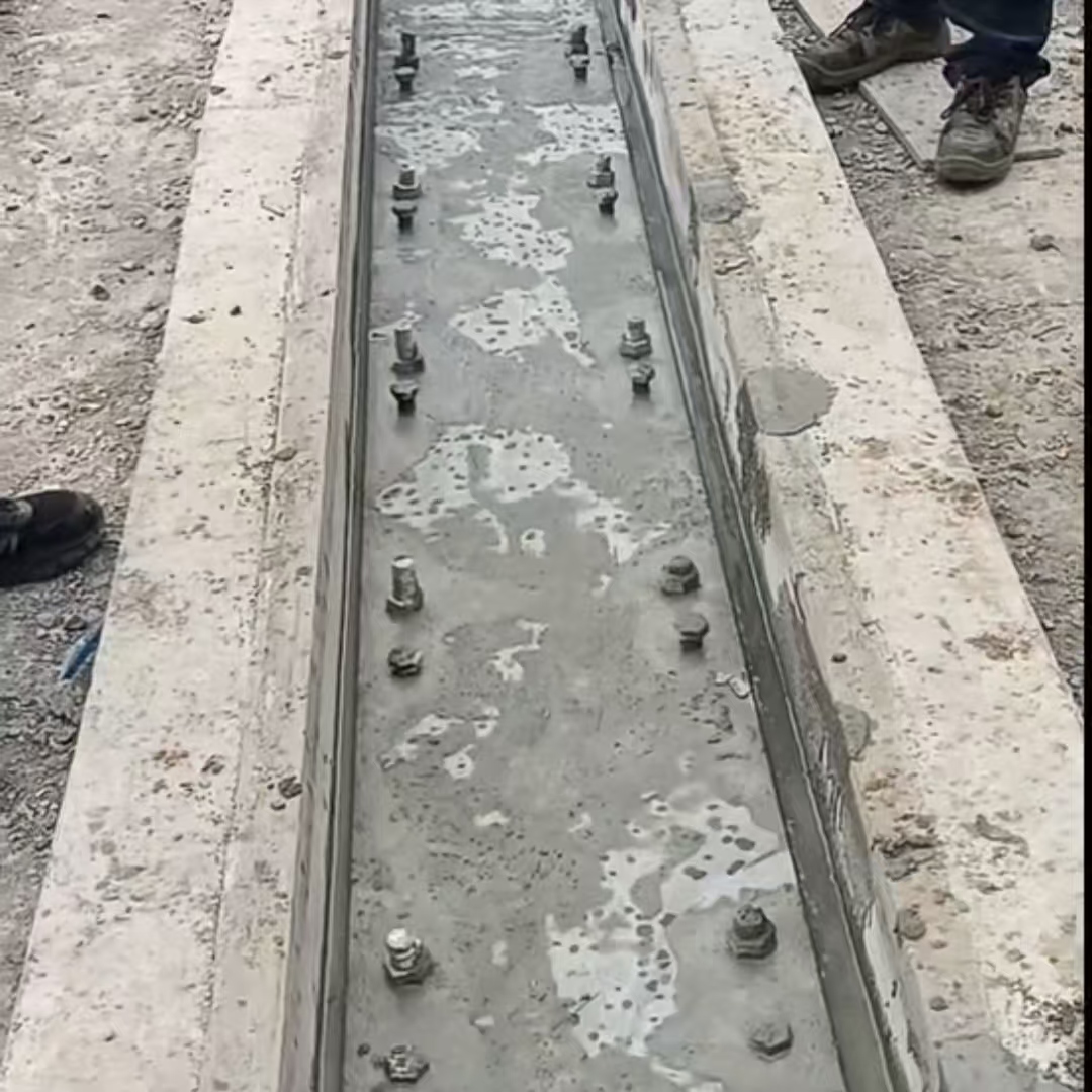 耒阳港口码头起重机龙门吊重型机械设备稳固用早强快凝轨道胶泥